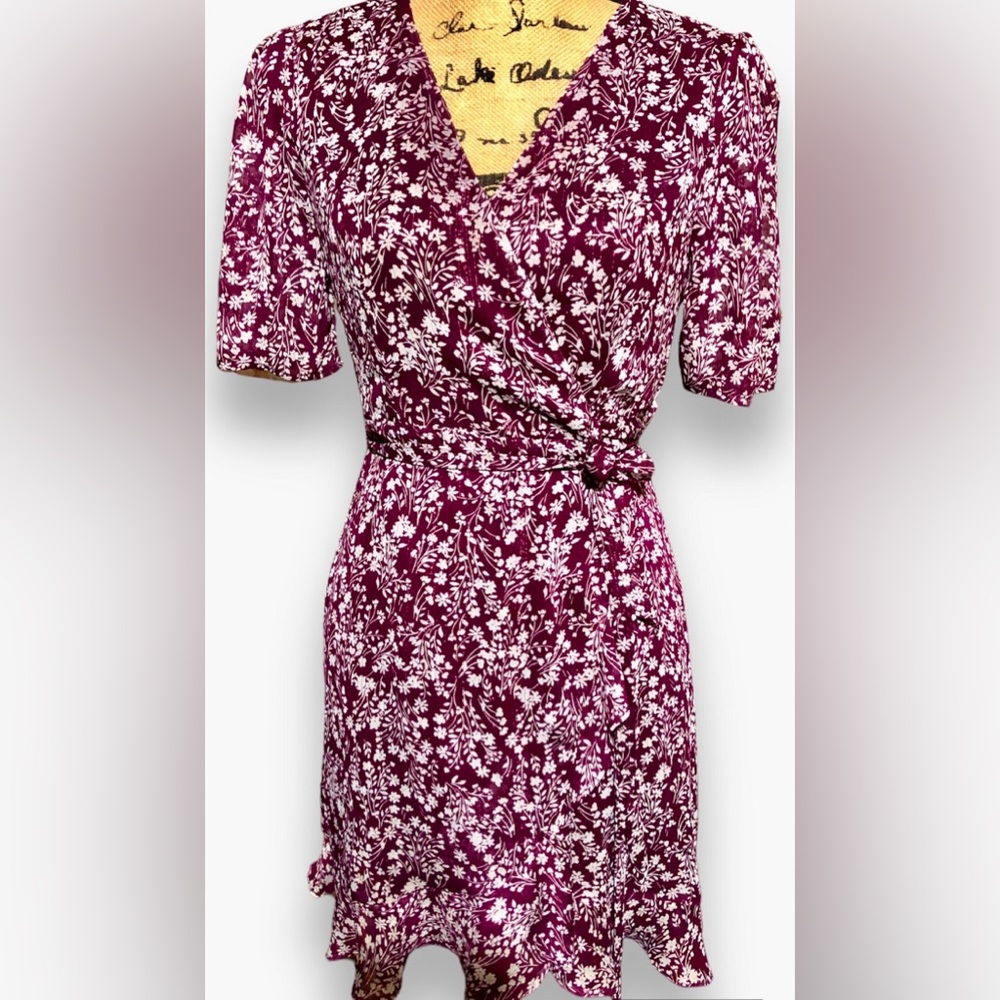 Mi ami Sweet Wrap Dress Sz. S EUC🌺